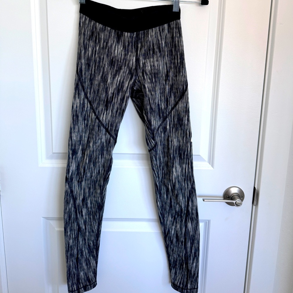 Nike PRO Dark Grey Print Hyperwarm Leggings Size Small